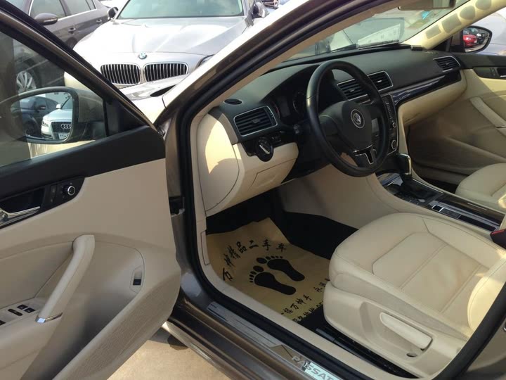 帕萨特 2011款 1.8tsi dsg尊荣版