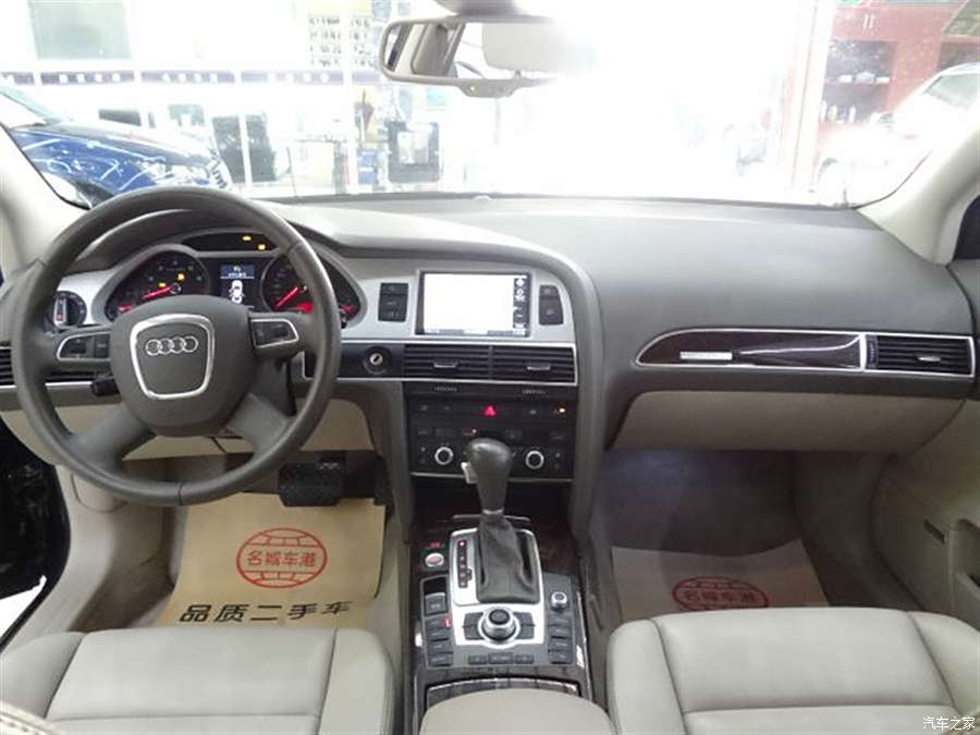 奥迪a6l 2011款 3.0 tfsi quattro 豪华型