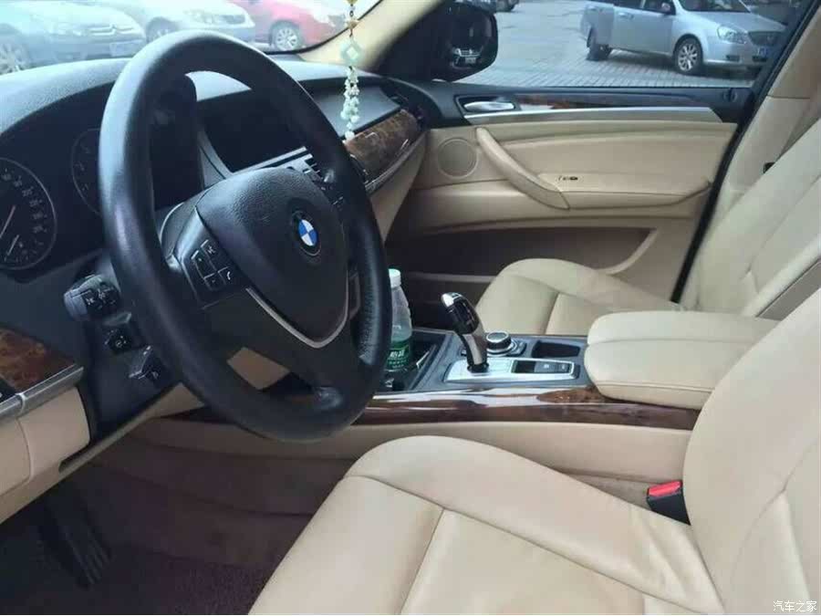宝马x5 2011款 xdrive35i 豪华型