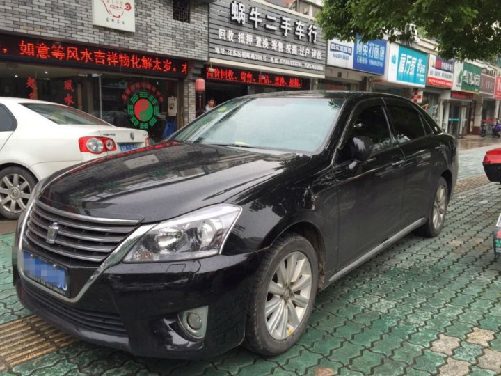 皇冠2012款 3.0l royal saloon