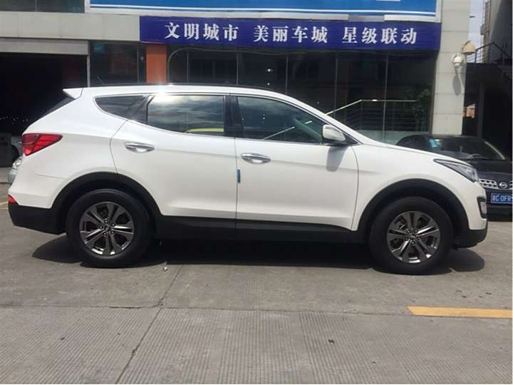 全新胜达 2013款 2.4l 自动两驱智能型