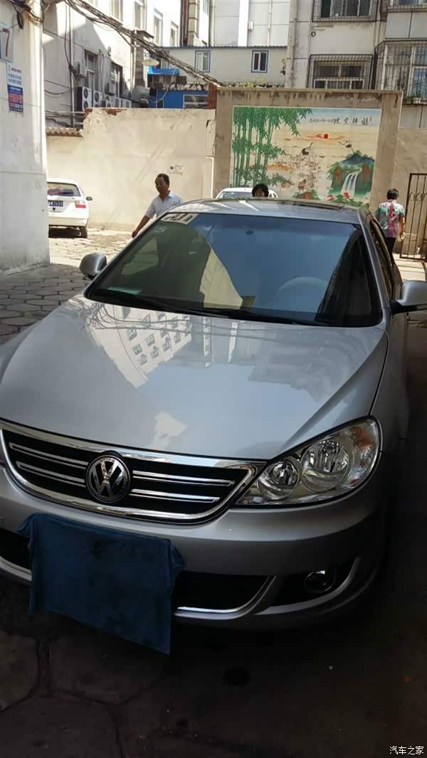 车三百二手车图片